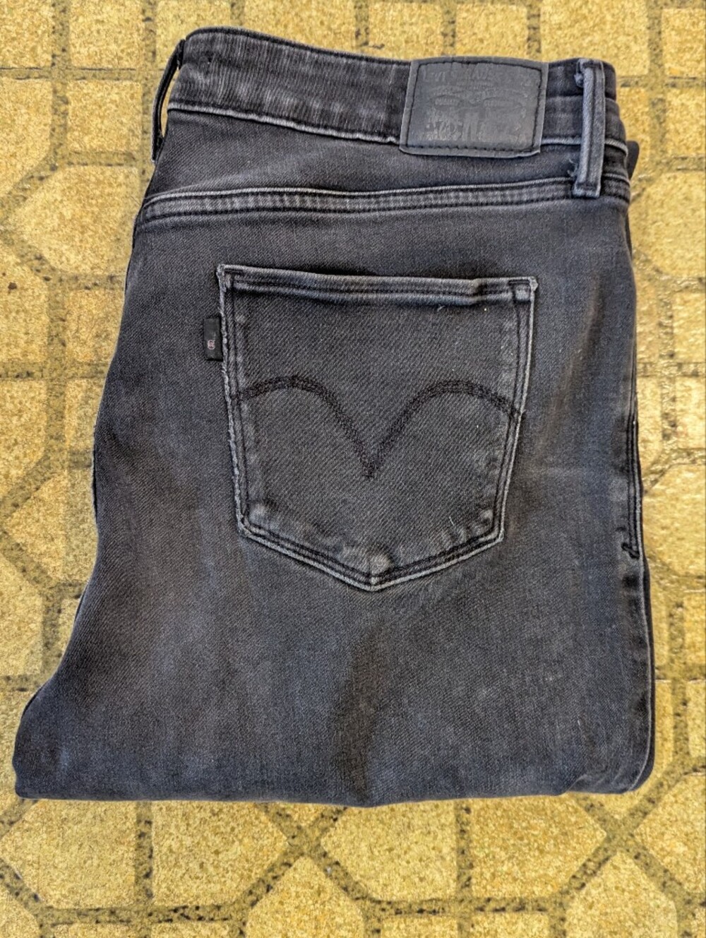 Levi's Women's Black Mid Rise Skinny Jeans Size 12